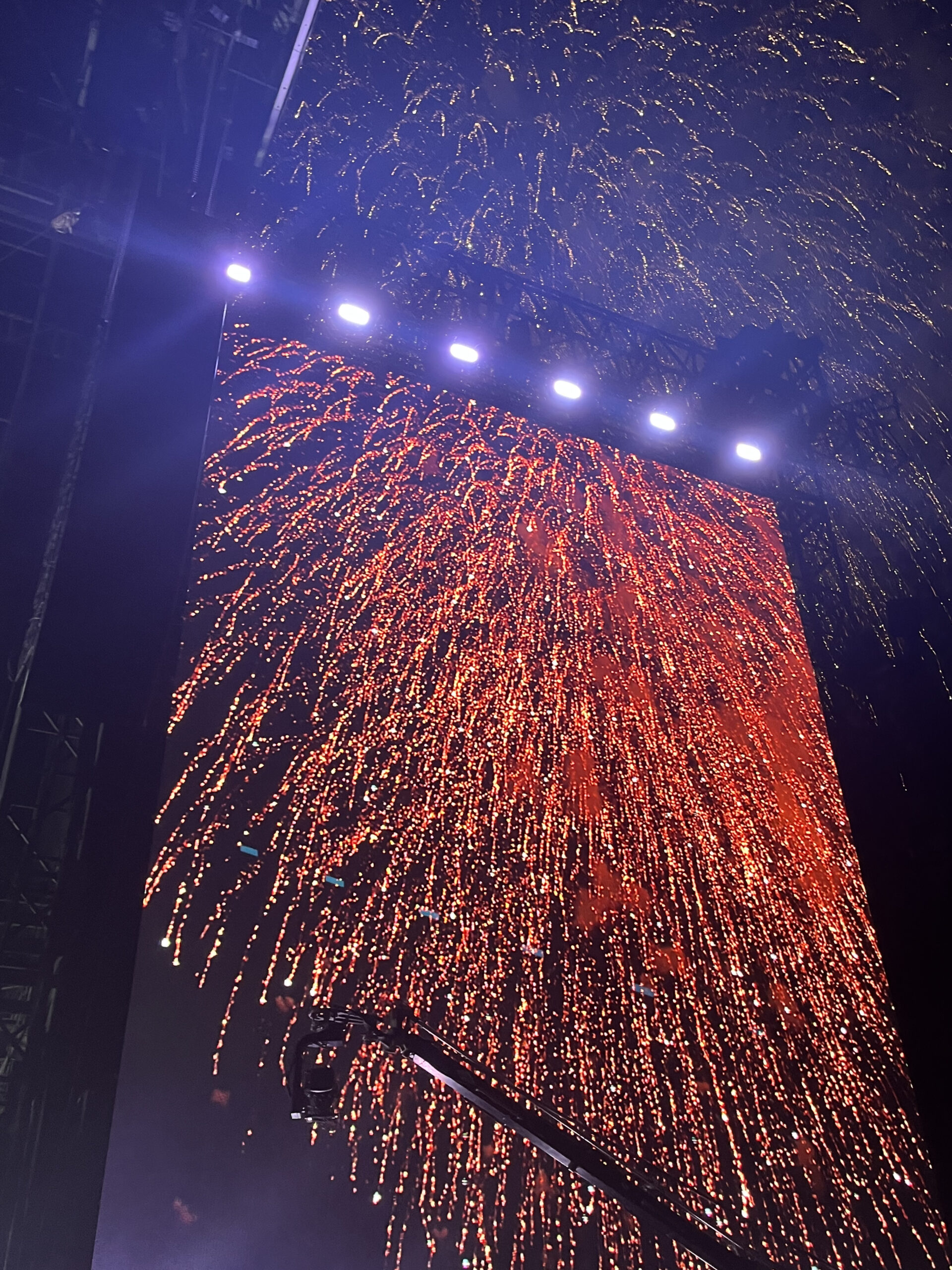 アリシアキーズ サマソニ2025のクライマックスは涙腺崩壊のコラボと名曲によって華やかに締めくくる DJプラム