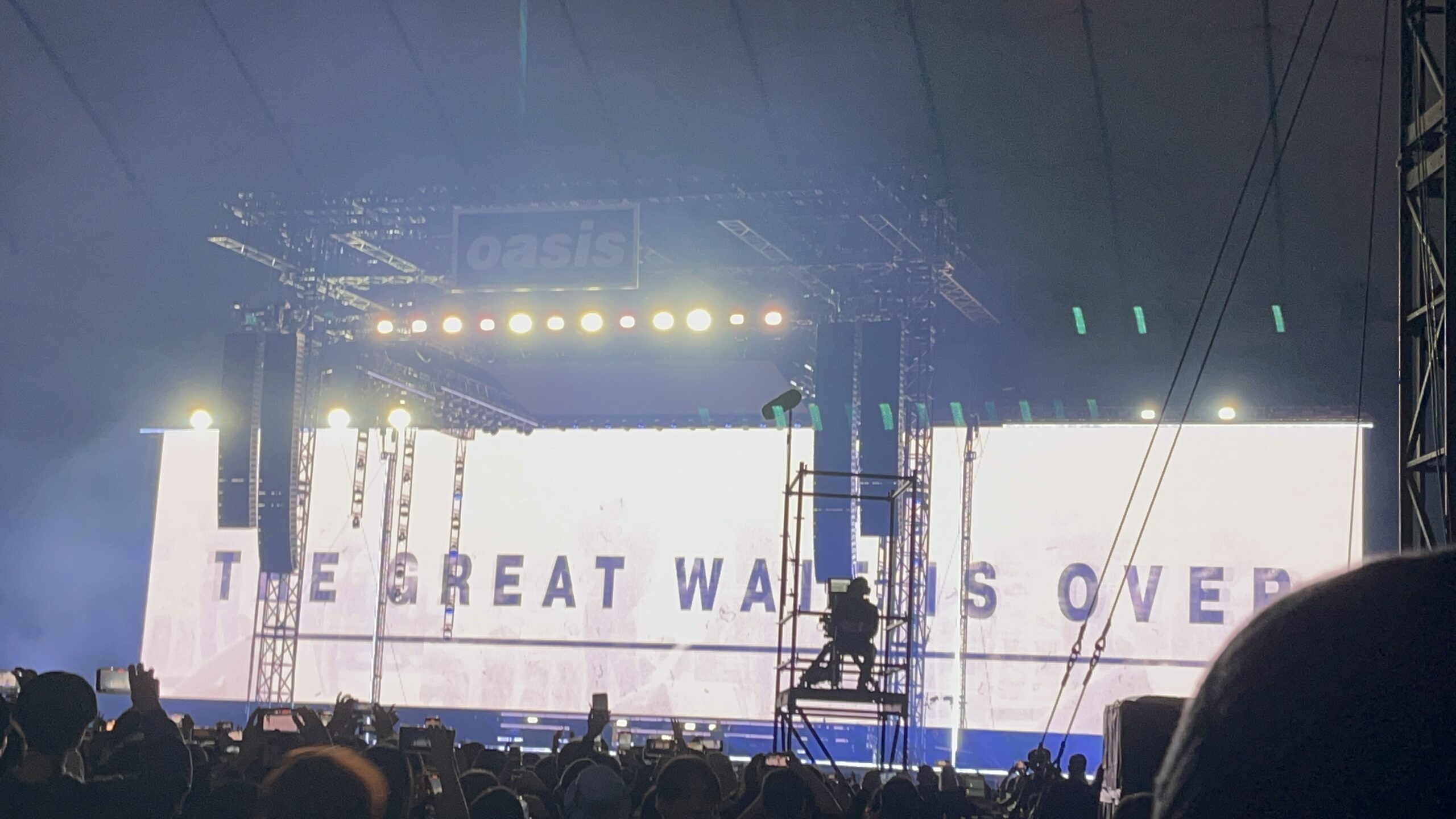 オアシス、2026年に再びツアーの可能性