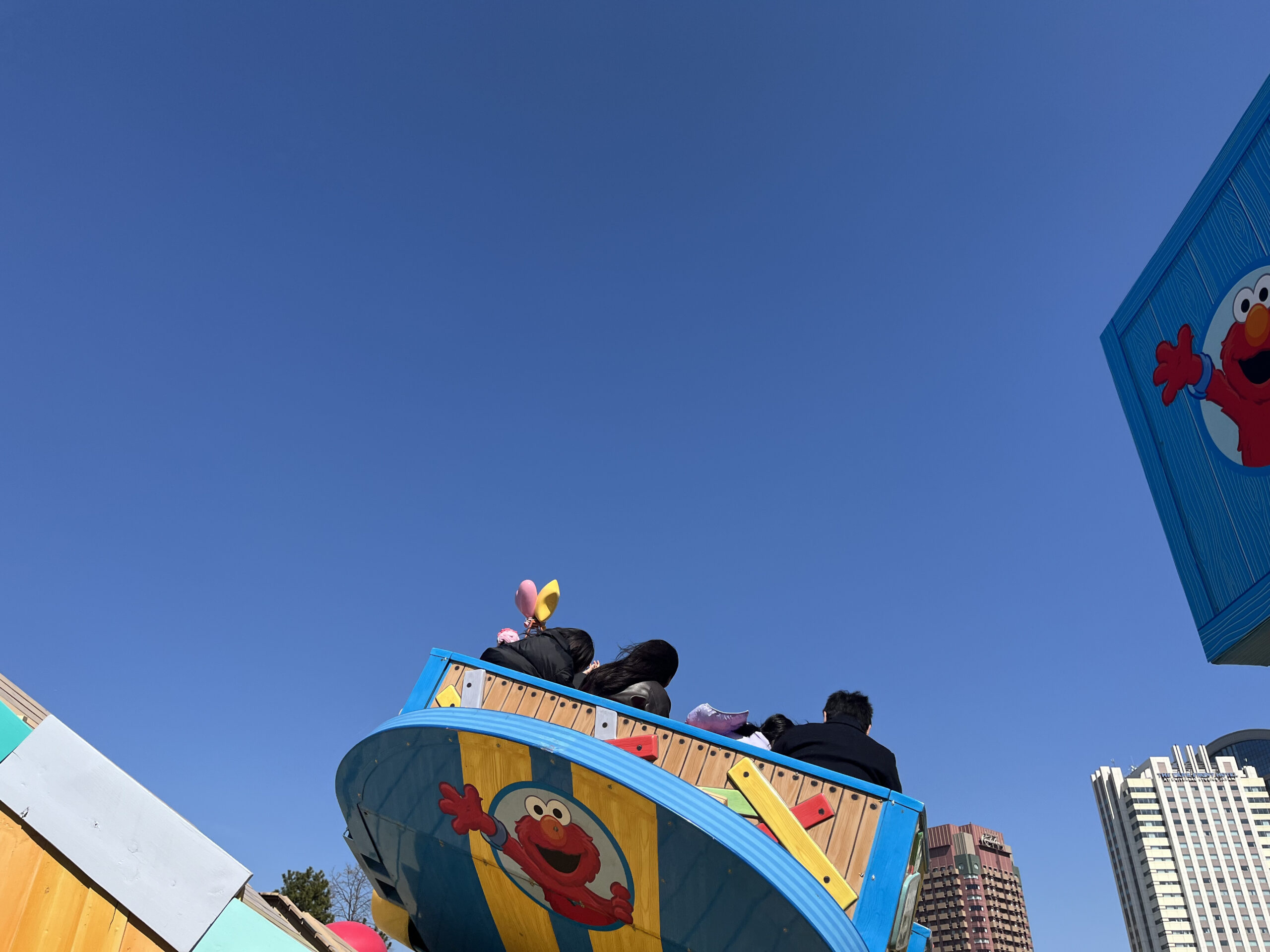 エルモのゴーゴー・スケートボード USJ