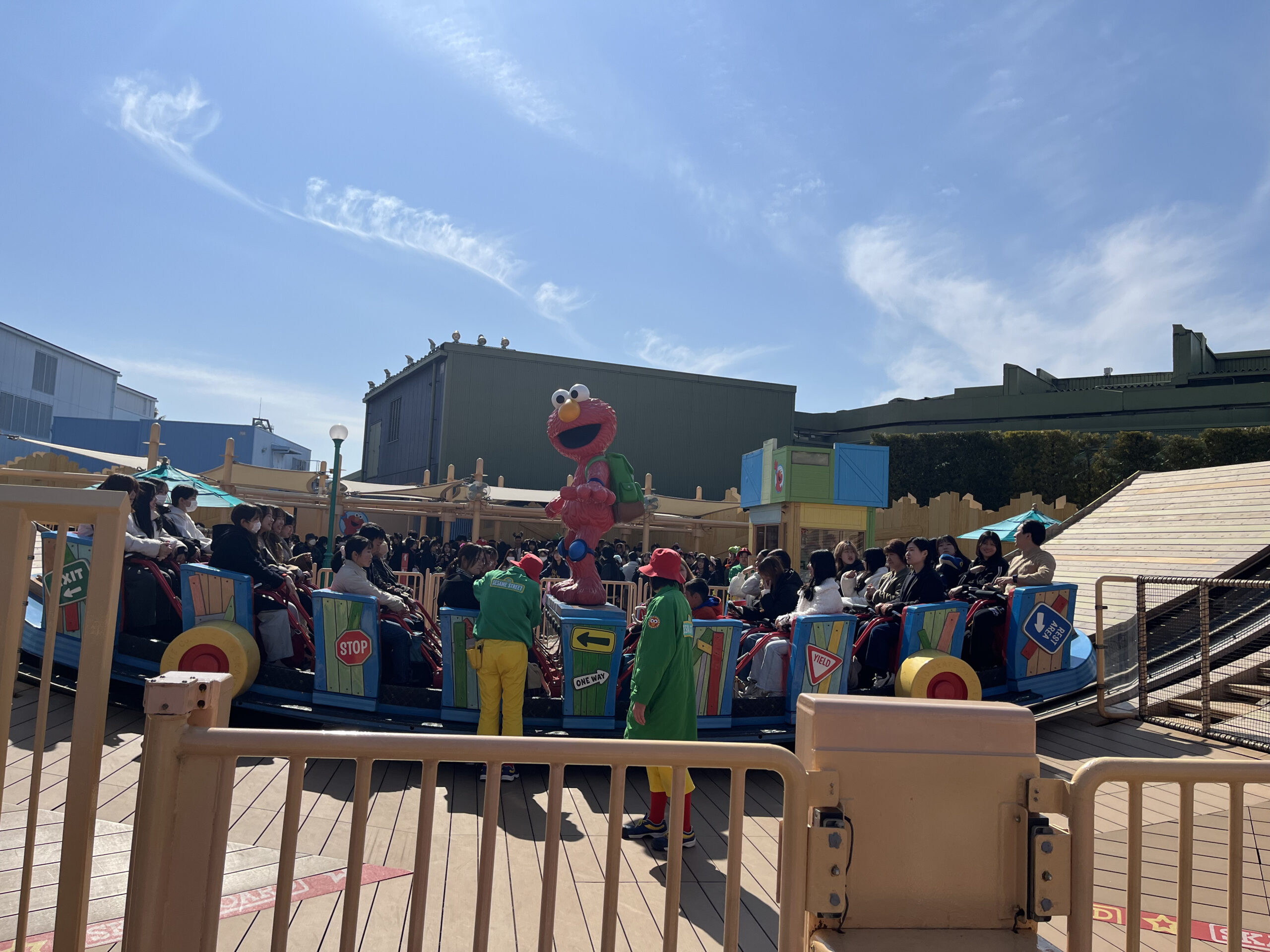 エルモのゴーゴー・スケートボード　ライド写真|DJPLUMADVENTURETIMES